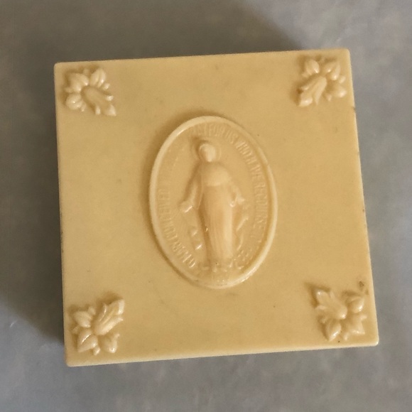 Crucifix rosary beads bracelet of sterling silver & rhinestones Bakelite case - Picture 5 of 10